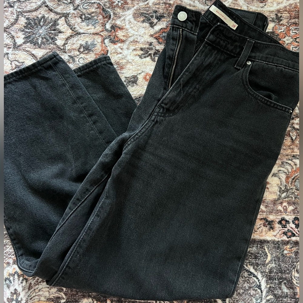 Like NEW Levi Balloon leg jeans